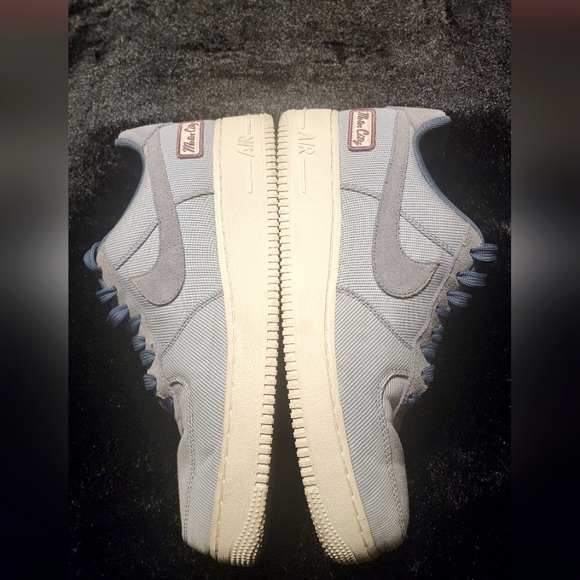 Nike - Picture 3 of 11